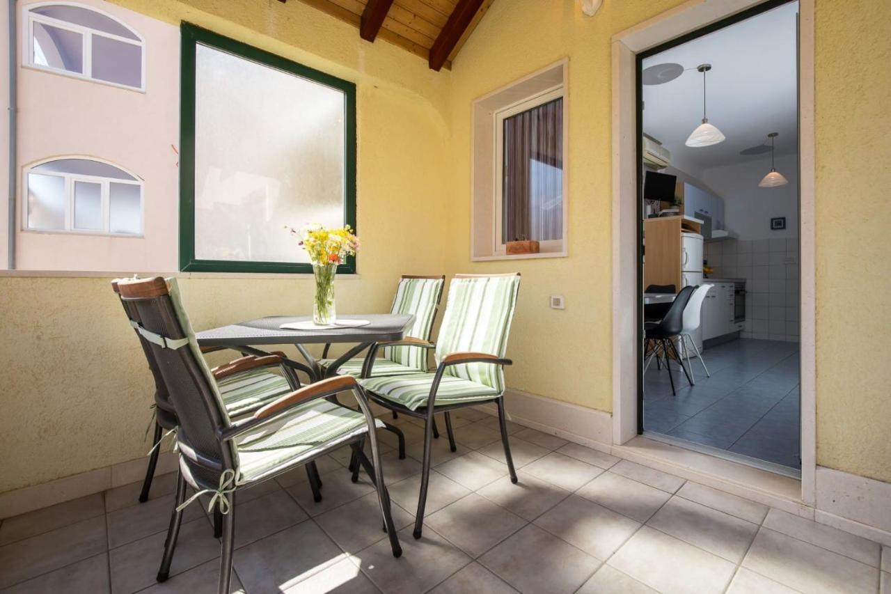 Apartmani Filipic Bol Exterior foto