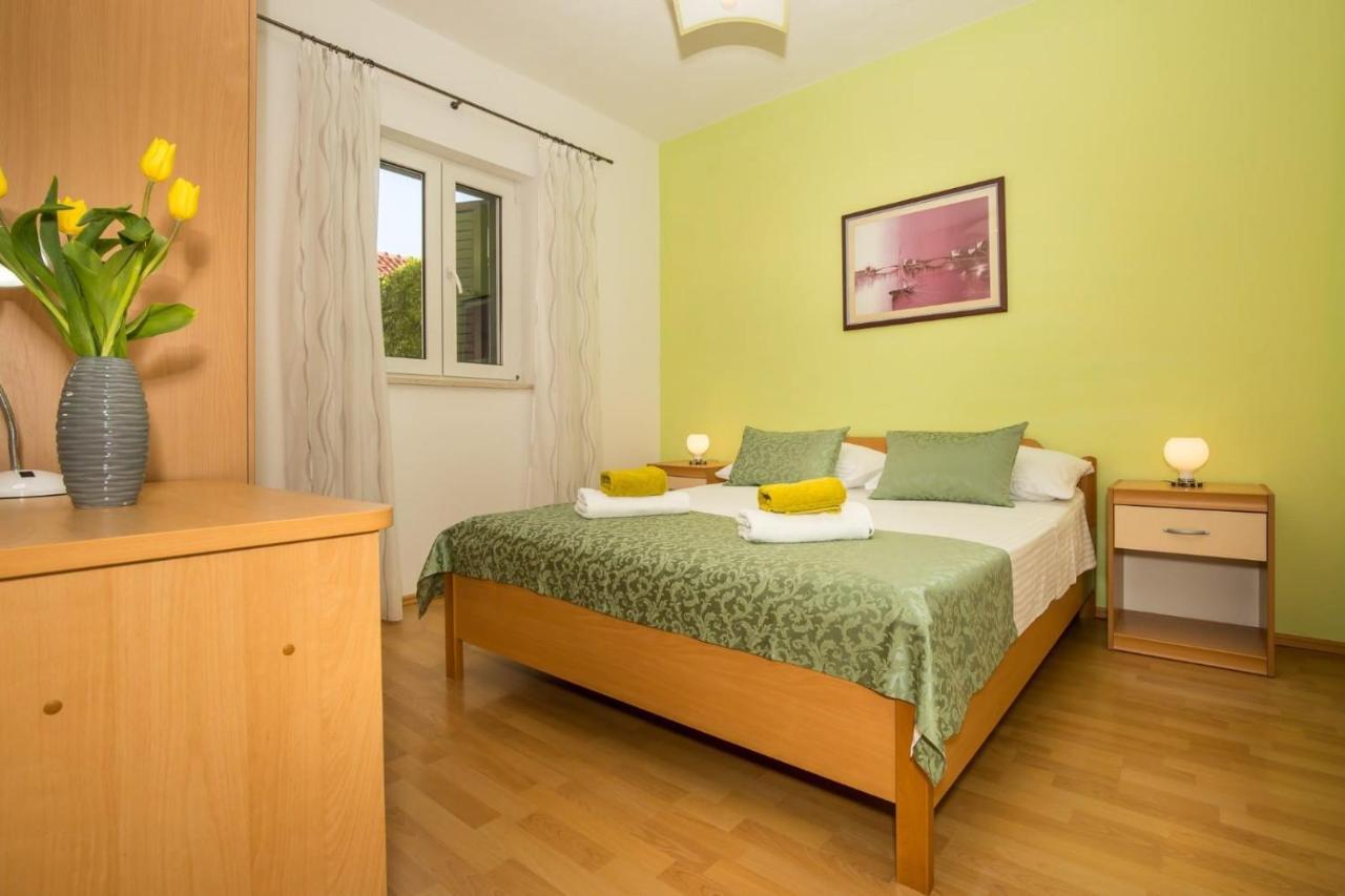 Apartmani Filipic Bol Exterior foto