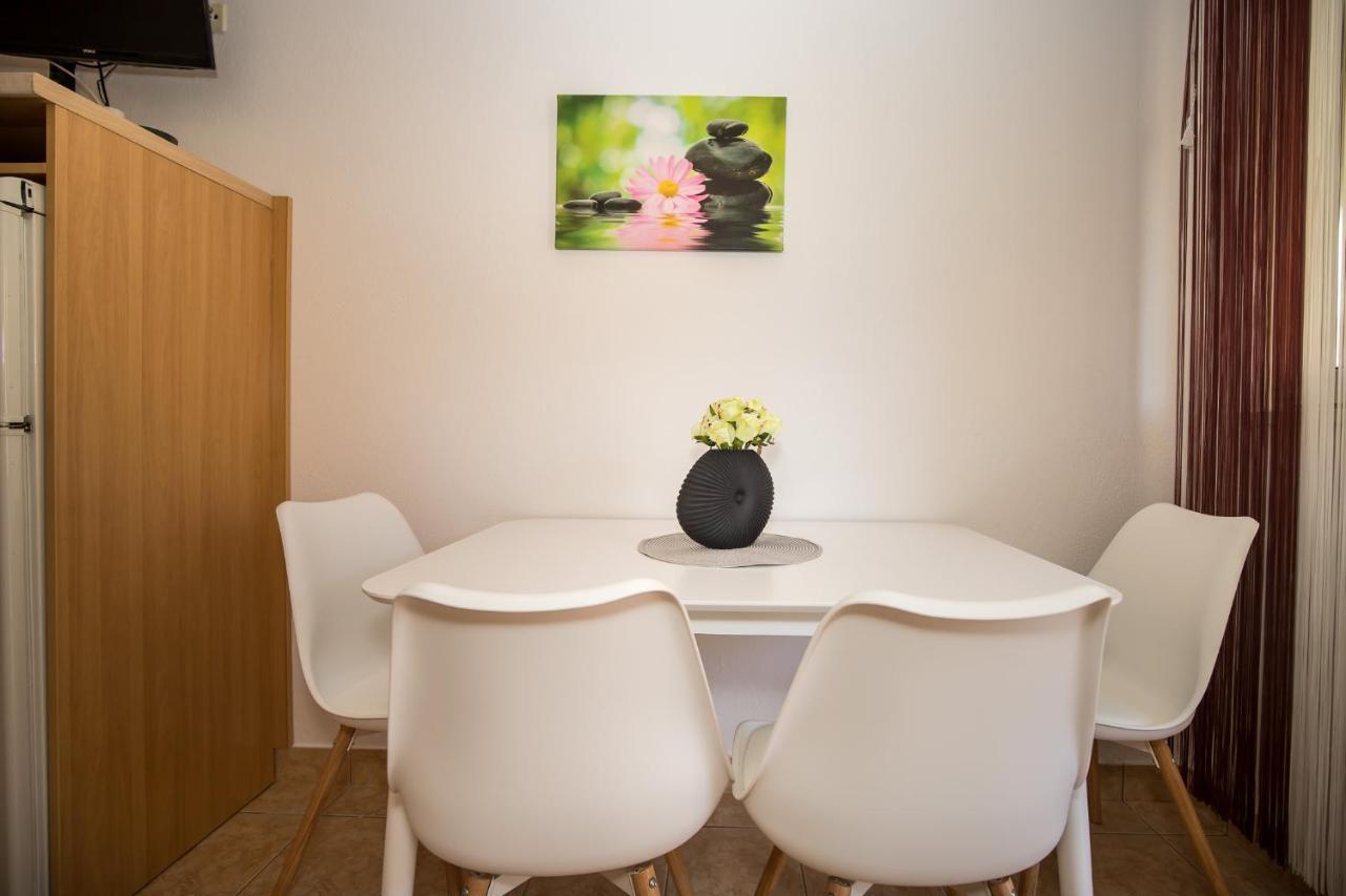Apartmani Filipic Bol Exterior foto